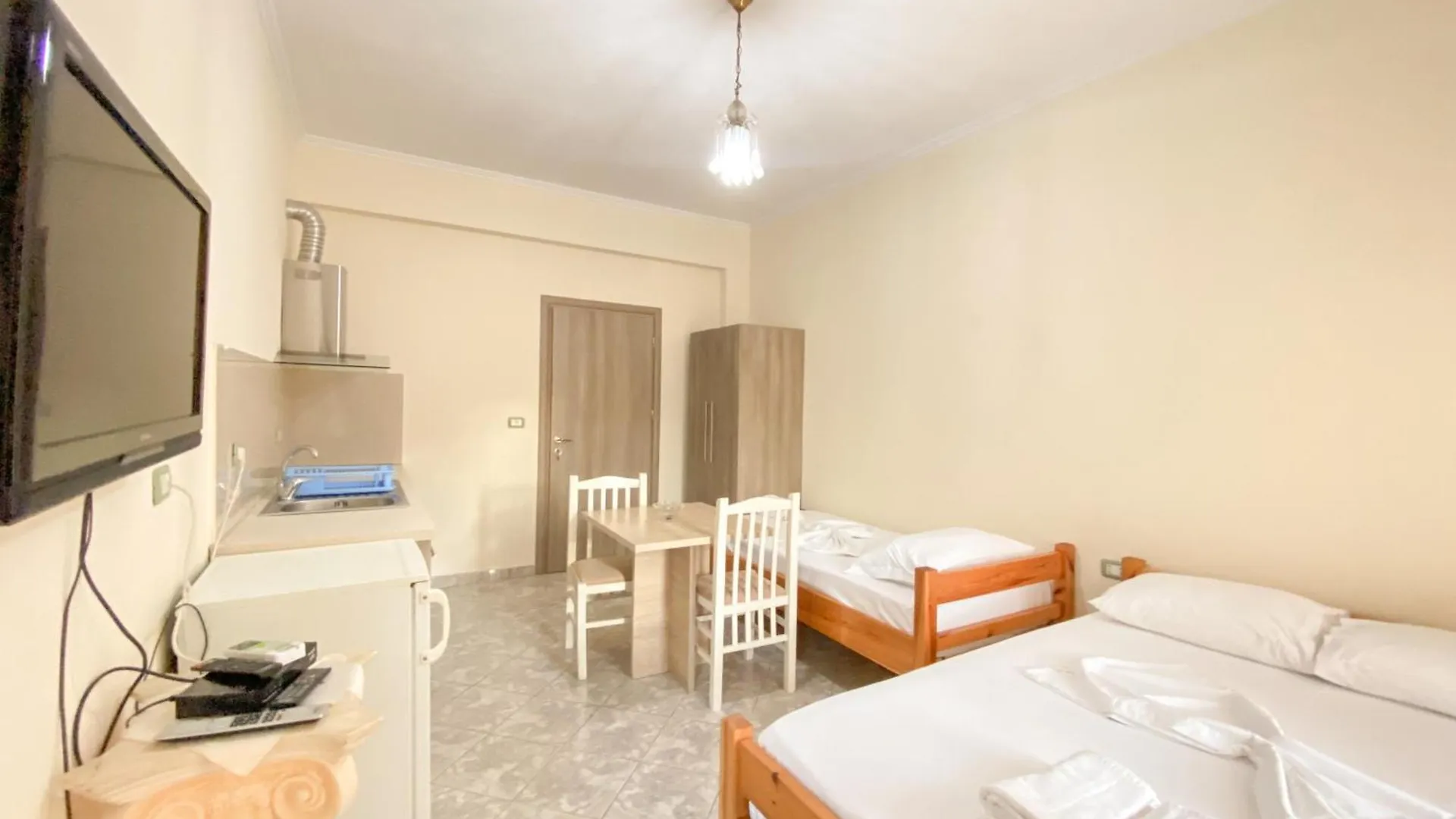 Summerland Saranda 0*, Sarande